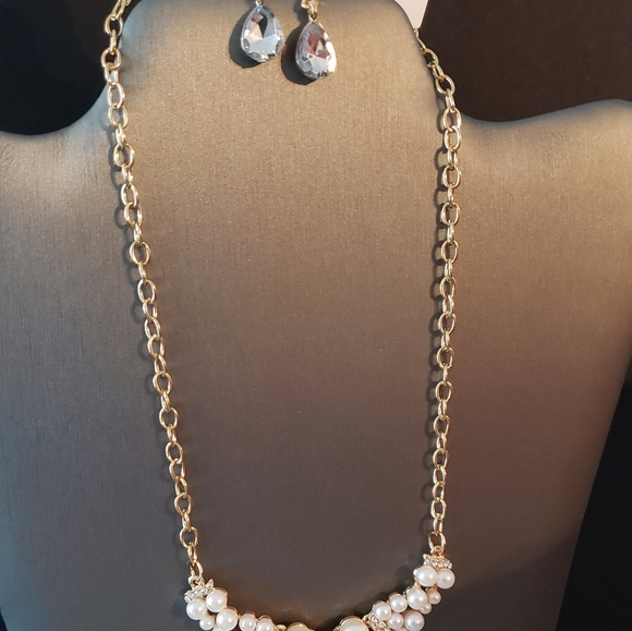 Jewelry - Picture 4 of 14